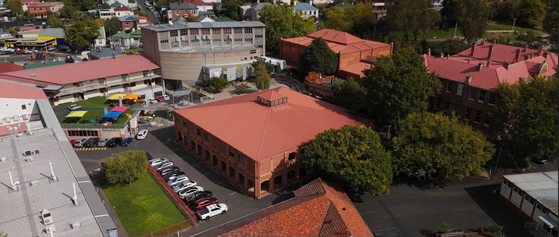 Elizabeth College